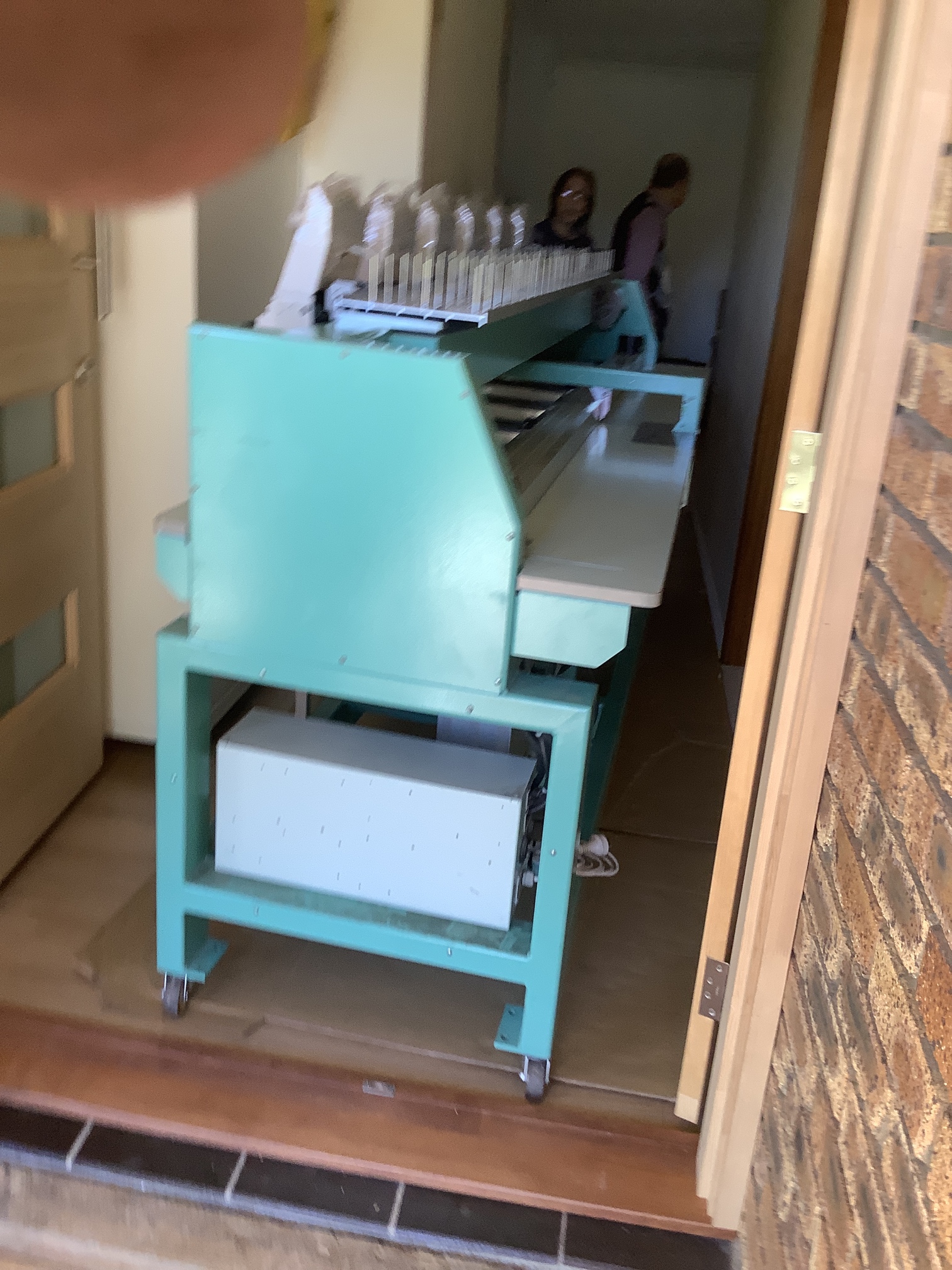 Hiring a Crane Truck to Move a 450kg Industrial Sewing Machine | Scope